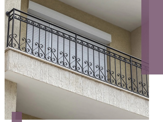 Балконные ограждения из металла и стекла в Казани для домов